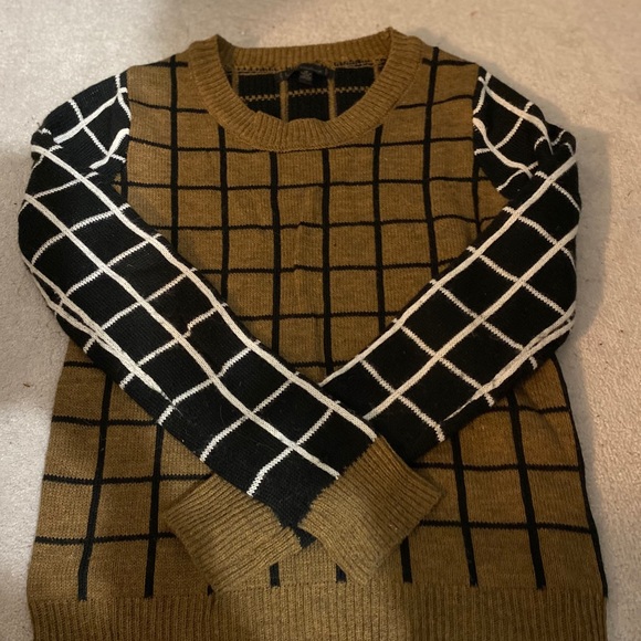 Sweater - Picture 4 of 4